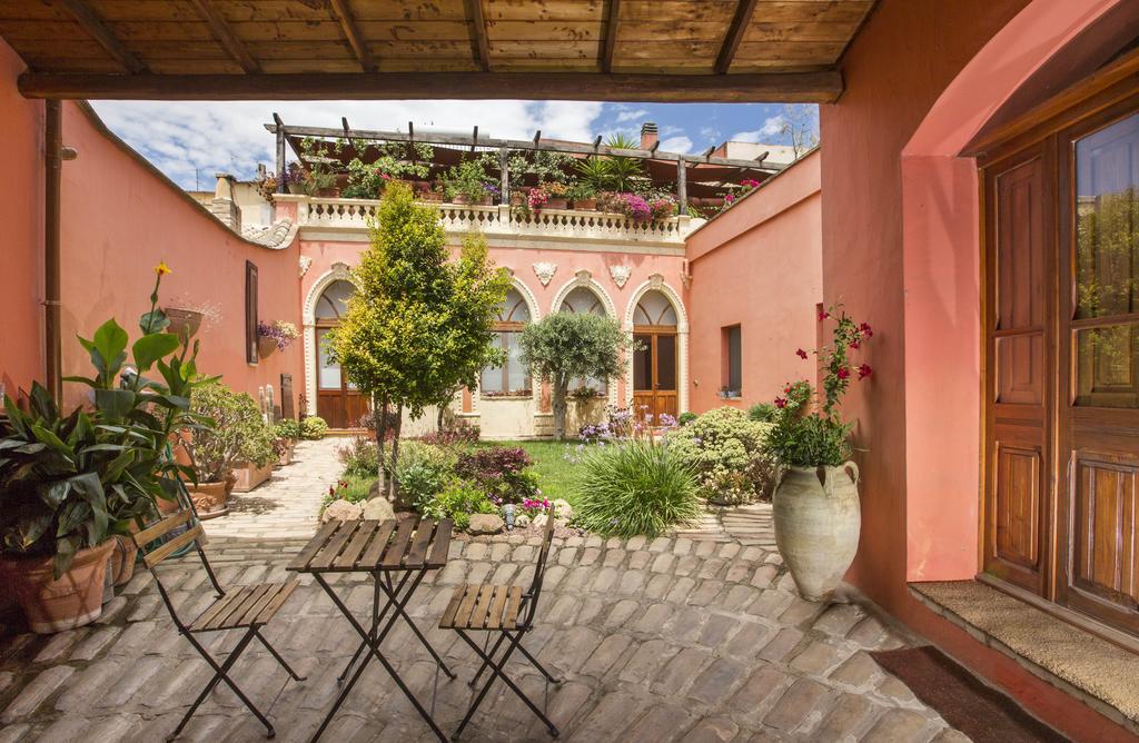Casa Isotta Bed & Breakfast Quartu Sant'Elena Exterior photo